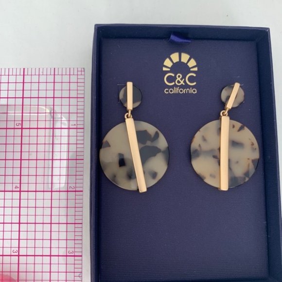 C&C 14K Gold + Tortoise Patterned Earrings - Picture 5 of 9